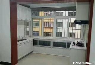 (单间出租)只住女生.个人.无隔断.没出租过.能洗澡做饭.有洗衣机.冰箱 - 秦皇岛28生活网 qhd.28life.com