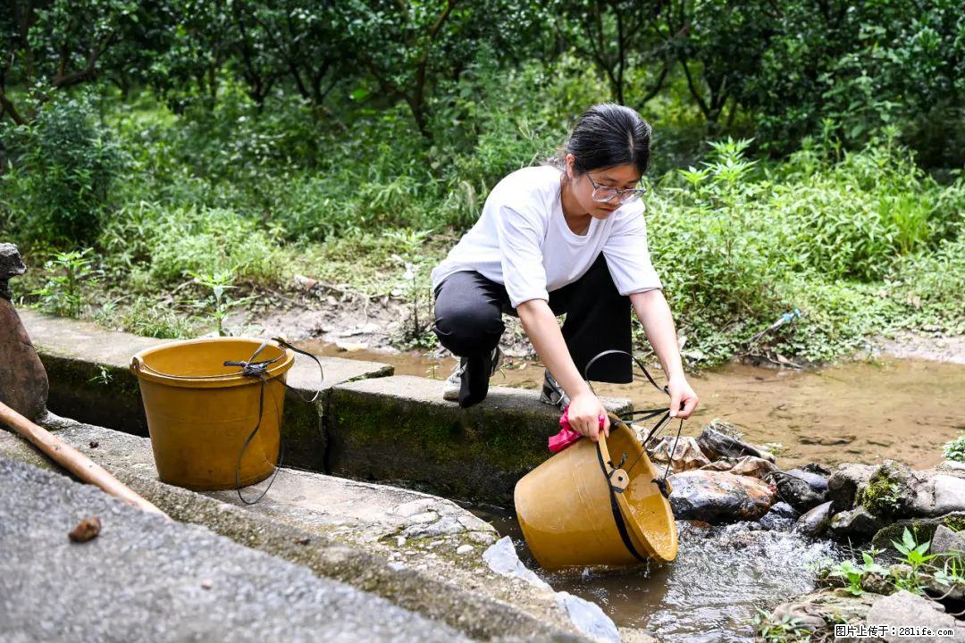 全网追的“扁担女孩”，找了一份暑假工，时薪12元 - 秦皇岛生活资讯 - 秦皇岛28生活网 qhd.28life.com