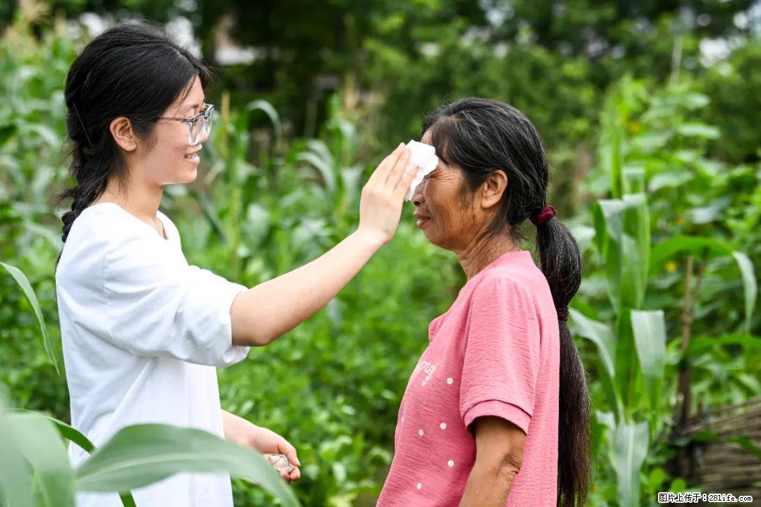 全网追的“扁担女孩”，找了一份暑假工，时薪12元 - 秦皇岛生活资讯 - 秦皇岛28生活网 qhd.28life.com
